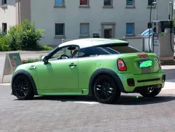 Grün Gebraucht 2011 Mini John Cooper Works Coupé Coupé | 13.500 €