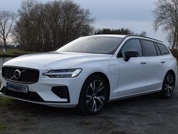 Weiß Gebraucht 2020 Volvo V60 R-Design Kombi | 28.199 € (Fairer Preis)