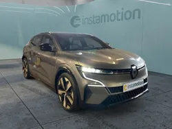 Grau Gebraucht 2022 Renault Mégane Techno Limousine | 28.495 € (Fairer Preis)
