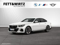 Mineralweiss metallic Gebraucht 2024 BMW 520 Comfort Edition Limousine | 51.900 € (Fairer Preis)
