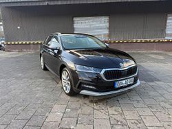 Schwarz Gebraucht 2021 Skoda Octavia Scout 4x4 Kombi | 25.100 € (Fairer Preis)