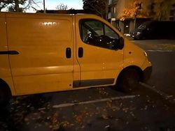 Gelb Gebraucht 2012 Opel Vivaro Van | 2.800 € (Guter Preis)