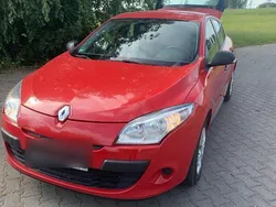 Rot Gebraucht 2011 Renault Mégane III Kleinwagen | 3.990 € (Superpreis)