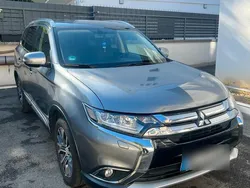 Grau Gebraucht 2016 Mitsubishi Outlander Diamant Edition SUV | 12.900 € (Fairer Preis)