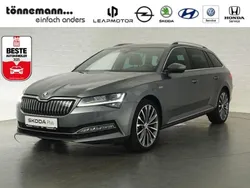 Graphite grau Gebraucht 2023 Skoda Superb LAURIN & KLEMENT Kombi | 34.824 € (Guter Preis)