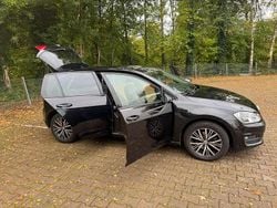 Schwarz Gebraucht 2016 VW Golf VII Allstar Kleinwagen | 11.400 € (Fairer Preis)