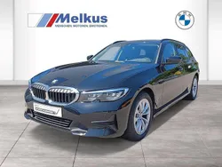 Schwarz Gebraucht 2022 BMW 320 Advantage Kombi | 29.970 € (Fairer Preis)