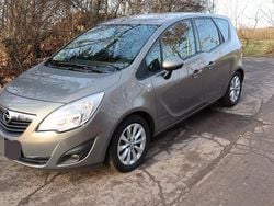 Braun Gebraucht 2012 Opel Meriva S Van / Kleinbus | 3.900 € (Guter Preis)