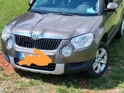 Braun Gebraucht 2010 Skoda Yeti SUV | 5.757 €