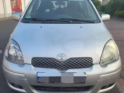 Silber Gebraucht 2005 Toyota Yaris Edition Kleinwagen | 1.499 € (Fairer Preis)