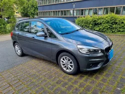 Grau Gebraucht 2018 BMW 218 Active Tourer Advantage Van / Kleinbus | 17.500 € (Etwas zu teuer)