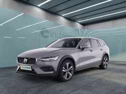 Grau Gebraucht 2023 Volvo V60 CC Plus Kombi | 43.690 € (Etwas zu teuer)