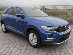 Blau Gebraucht 2021 VW T-Roc Active SUV | 15.900 € (Guter Preis)