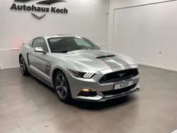 Grau Gebraucht 2015 Ford Mustang Coupé | 27.900 € (Fairer Preis)