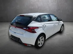 Metallic Gebraucht 2021 Hyundai i20 Essential | 15.120 € (Fairer Preis)