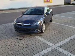 Grau Gebraucht 2006 Opel Astra Cabriolet Cabrio | 2.200 € (Guter Preis)