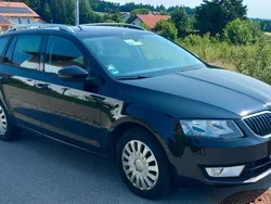 Schwarz Gebraucht 2014 Skoda Octavia Ambition Kombi | 7.900 € (Fairer Preis)