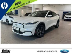 Starwhite platinium metallic Gebraucht 2022 Ford Mustang Mach-E SUV | 35.489 € (Fairer Preis)