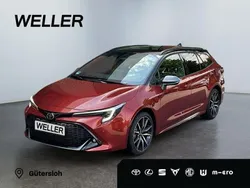 Shimmering silber metallic Gebraucht 2024 Toyota Corolla Team Kombi | 36.950 € (Teuer)