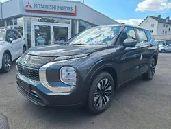 Grau Neu 2025 Mitsubishi Outlander P-HEV Basis SUV | 44.990 € (Superpreis)