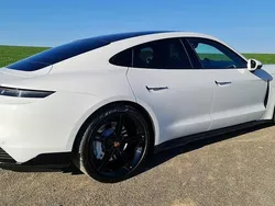 Weiß Gebraucht 2020 Porsche Taycan 4S Performance Package Limousine | 54.600 € (Fairer Preis)