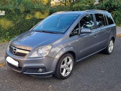Grau Gebraucht 2006 Opel Zafira Cosmo Van / Kleinbus | 5.400 € (Etwas zu teuer)