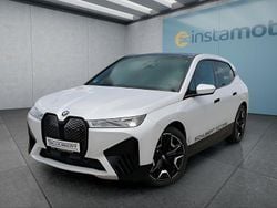 Weiß Gebraucht 2023 BMW iX SUV | 66.449 € (Fairer Preis)