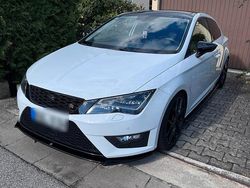 Weiß Gebraucht 2016 Seat Leon FR Coupé | 9.900 € (Fairer Preis)