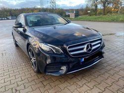 Schwarz Gebraucht 2016 Mercedes E220 AMG line Limousine | 16.700 € (Superpreis)