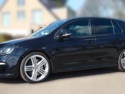 Schwarz Gebraucht 2011 VW Golf VI R Limousine | 21.400 €
