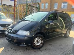 Schwarz Gebraucht 2009 Seat Alhambra Reference Van / Kleinbus | 2.999 € (Fairer Preis)