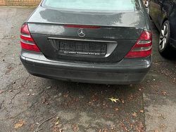 Schwarz Gebraucht 2003 Mercedes E200 Limousine | 1.700 € (Superpreis)
