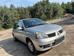 Silber Gebraucht 2006 Renault Clio II Campus Limousine | 2.100 € (Fairer Preis)