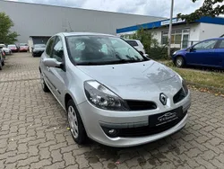 Grau Gebraucht 2006 Renault Clio III Dynamique Limousine | 4.500 € (Etwas zu teuer)