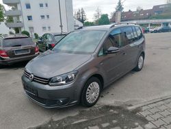 Grau Gebraucht 2012 VW Touran Match Van / Kleinbus | 7.490 € (Fairer Preis)
