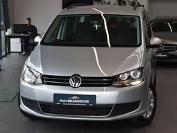 Silber Gebraucht 2020 VW Sharan Comfortline Van / Kleinbus | 14.550 €