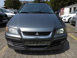 Grau Gebraucht 2004 Mitsubishi Space Star Motion Van / Kleinbus | 690 € (Fairer Preis)