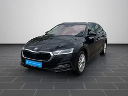 Blackmagic perleffekt (metallic) Gebraucht 2024 Skoda Octavia Style Limousine | 27.950 € (Fairer Preis)