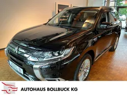 Rubinschwarz (m) Gebraucht 2020 Mitsubishi Outlander P-HEV Plus SUV | 24.800 € (Etwas zu teuer)