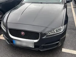 Schwarz Gebraucht 2015 Jaguar XE Limousine | 8.500 €