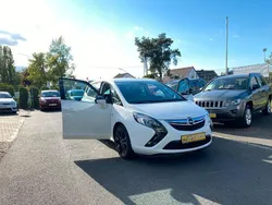 Weiß Gebraucht 2015 Opel Zafira Van / Kleinbus | 9.200 € (Fairer Preis)