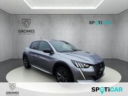 Grau Gebraucht 2023 Peugeot e-208 GT Kleinwagen | 17.490 € (Fairer Preis)