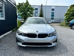 Silber Gebraucht 2020 BMW 318 Advantage Kombi | 16.799 € (Fairer Preis)