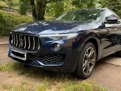 Blau Gebraucht 2016 Maserati Levante SUV | 25.500 €