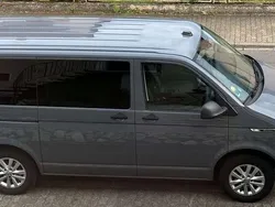 Grau Gebraucht 2022 VW T6.1 Family Van | 37.799 € (Etwas zu teuer)
