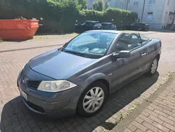 Grau Gebraucht 2006 Renault Mégane Cabriolet Cabrio | 3.980 €