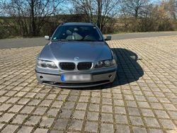 Grau Gebraucht 2003 BMW 320 Kombi | 2.200 € (Superpreis)