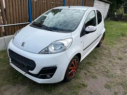 Weiß Gebraucht 2013 Peugeot 107 Kleinwagen | 3.500 € (Fairer Preis)