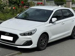 Weiß Gebraucht 2018 Hyundai i30 Limousine | 10.800 € (Superpreis)