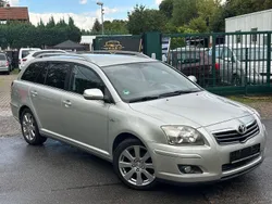 Silber Gebraucht 2008 Toyota Avensis Travel Kombi | 3.490 € (Etwas zu teuer)